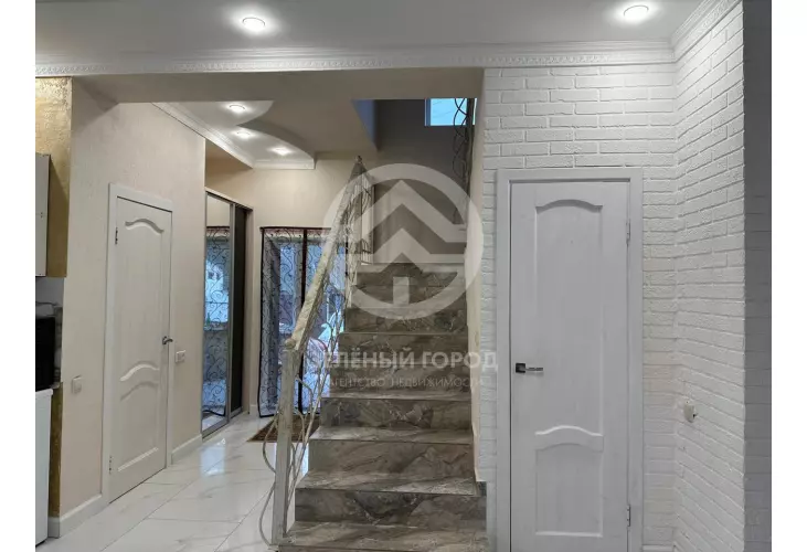 Продажа, дом, Гончары, 200 кв.м, 18.5 сот